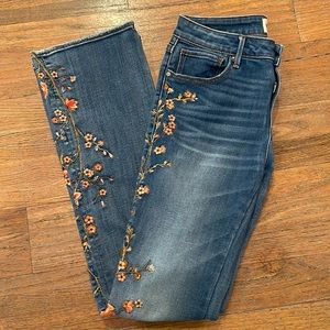 Driftwood decorated embroidered jeans bootcut